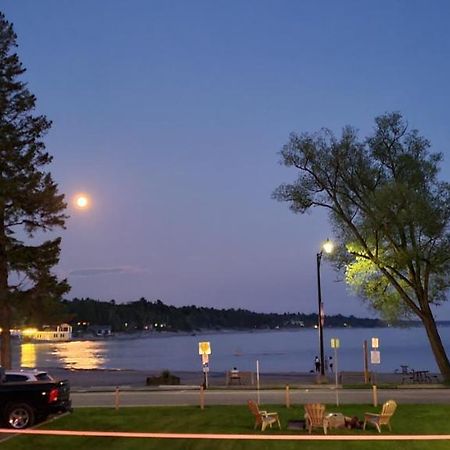 Balm Beach Resort And Motel Exteriör bild