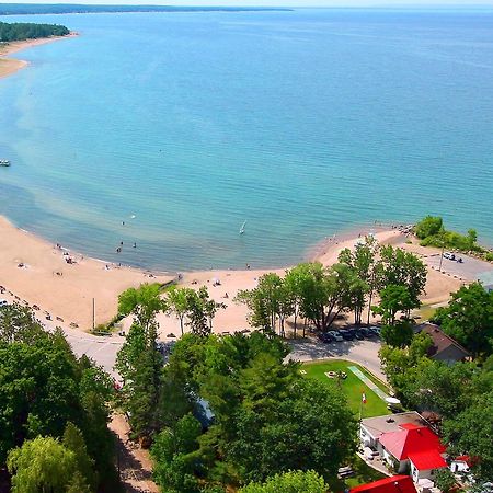 Balm Beach Resort And Motel Exteriör bild