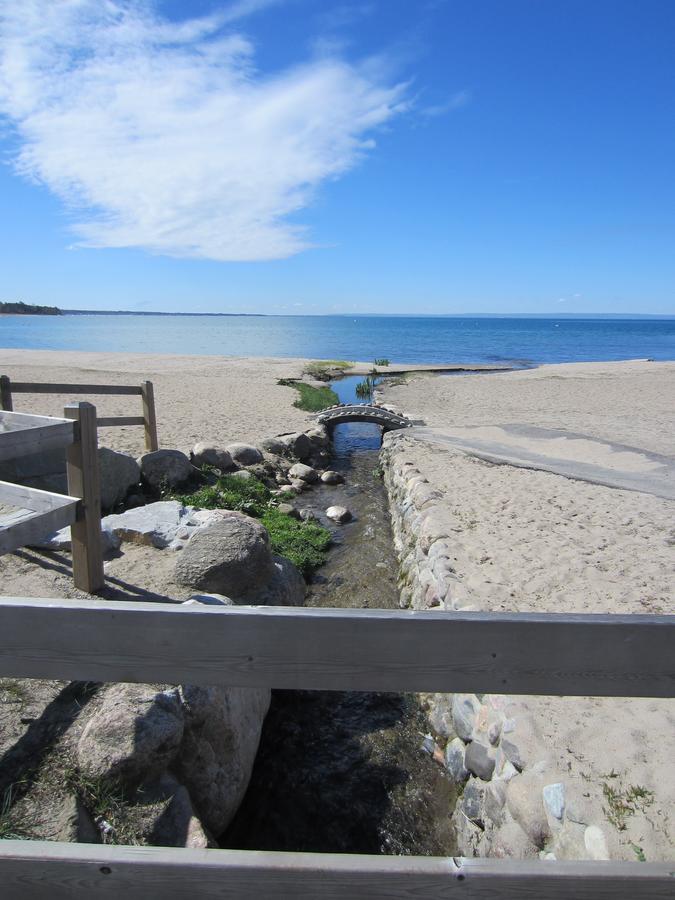 Balm Beach Resort And Motel Exteriör bild
