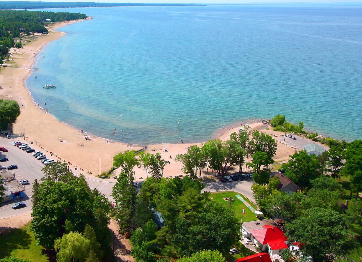 Balm Beach Resort And Motel Exteriör bild