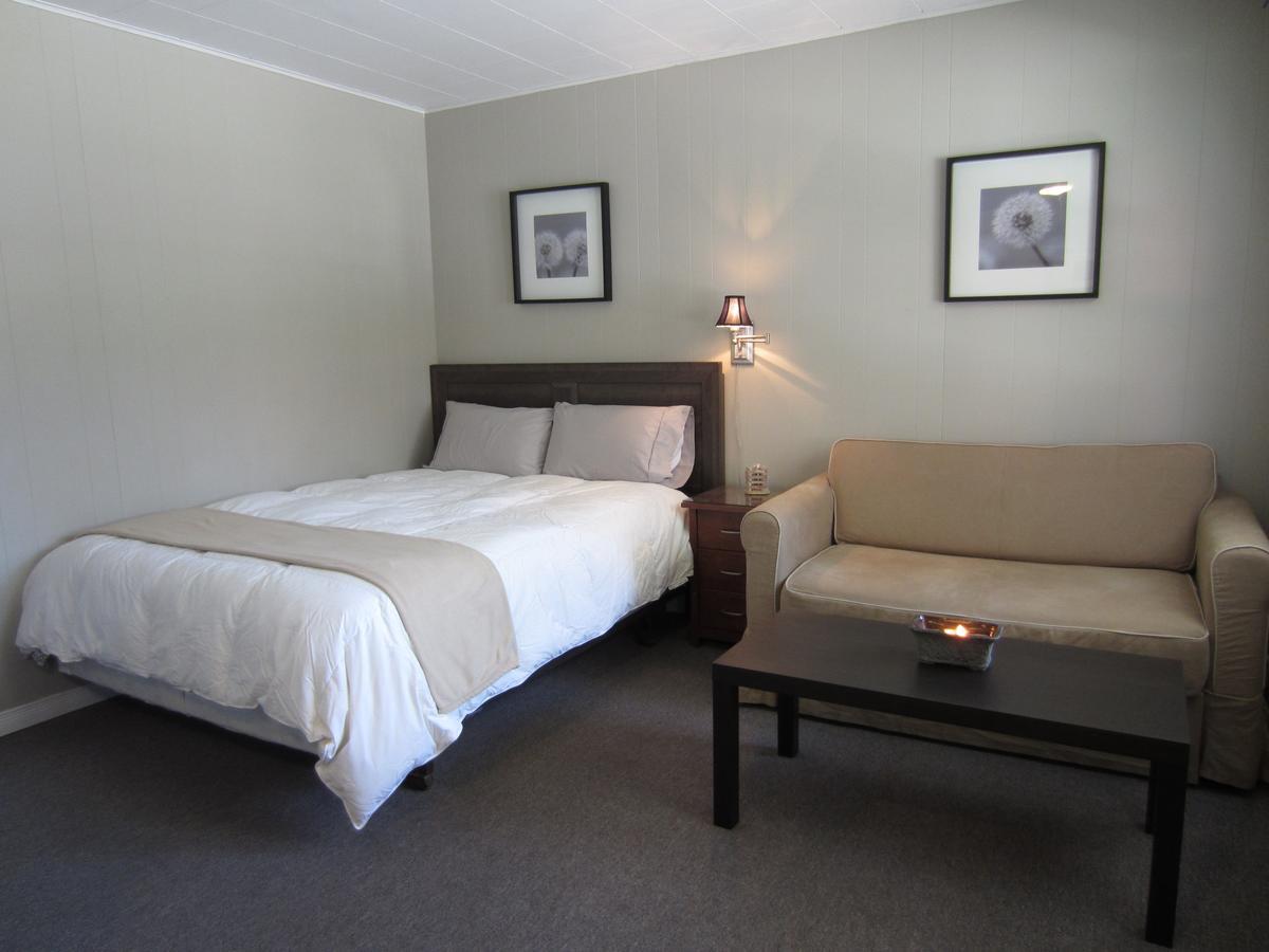 Balm Beach Resort And Motel Exteriör bild